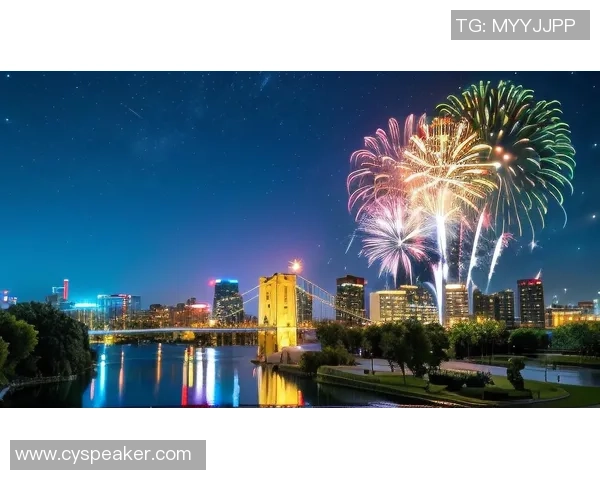 足球明星在家欢庆佳节放烟花绽放璀璨夜空引发粉丝热议