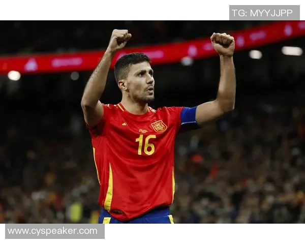 足球明星的孩子在比赛中被绊倒引发关注,父亲赛后紧急出手相助 足球明星的孩子在比赛中被绊倒引发关注,父亲赛后紧急出手相助